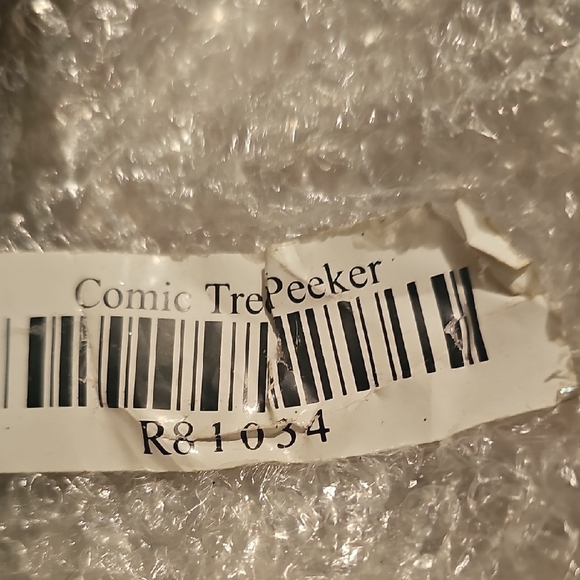 Comic Tree Peeker Figurine - Picture 4 of 5